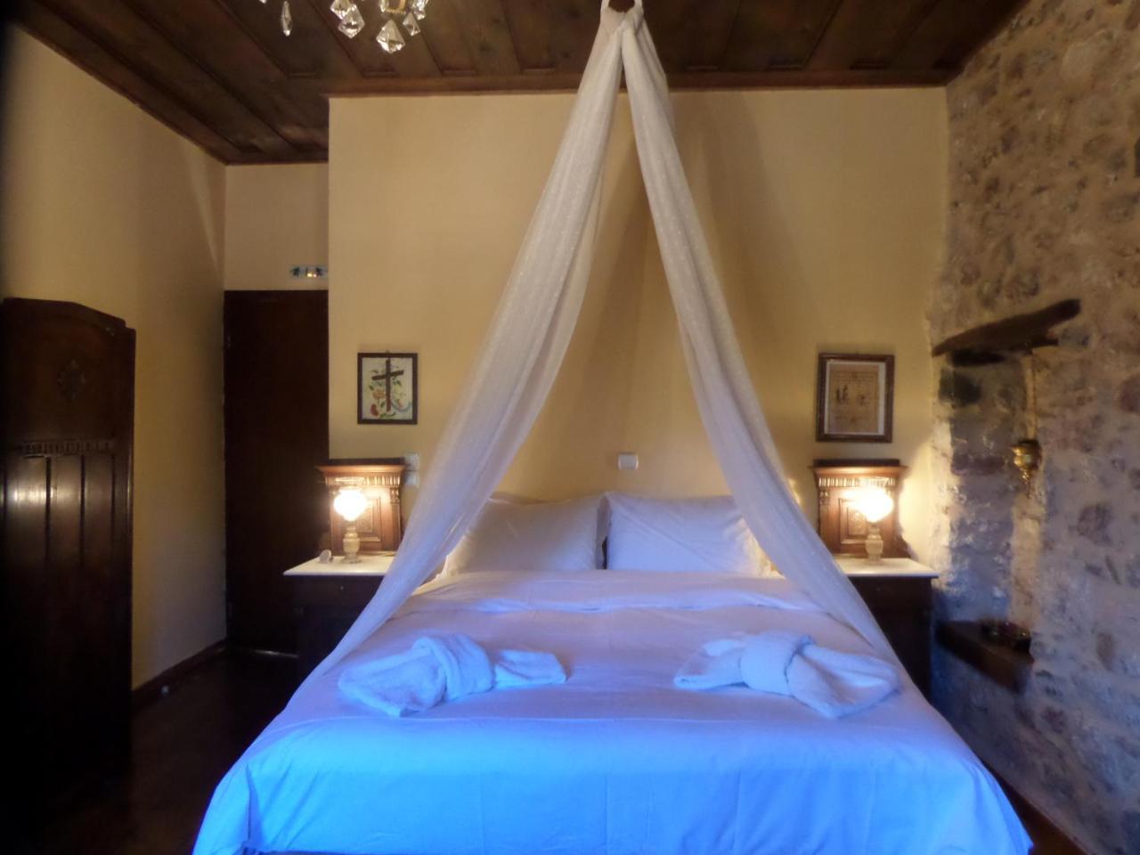 Proselinos Hotel Dimitsana Eksteriør billede